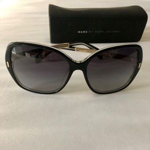 Marc by Marc Jacobs sunglasses 🕶